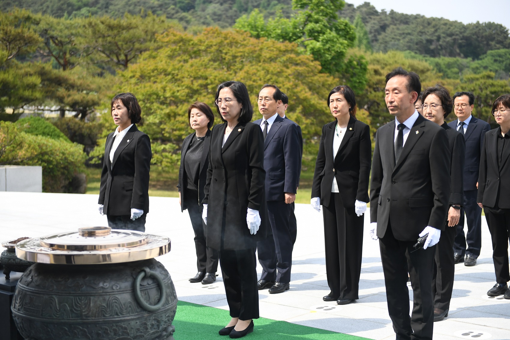 김현숙 여성가족부장관 참배 (2022. 5. 18.) 첨부 이미지