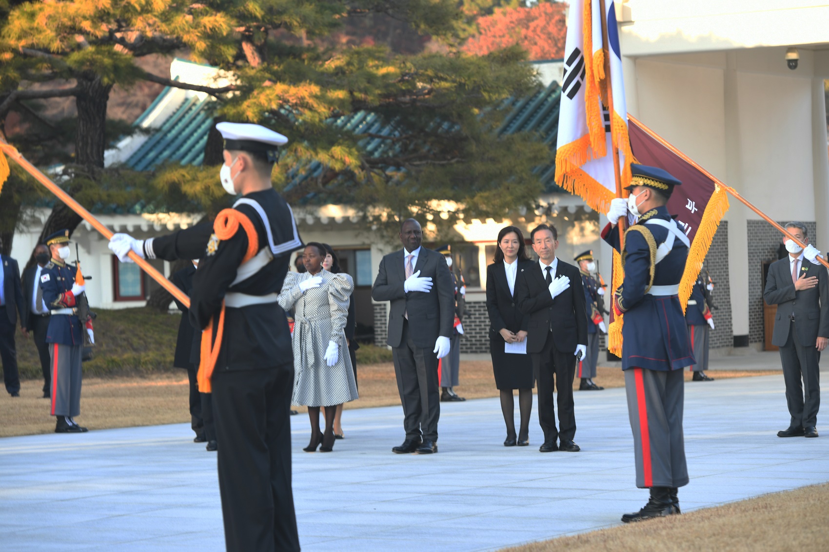 윌리엄 루토 케냐 대통령 참배 (2022. 11. 23.) 첨부 이미지