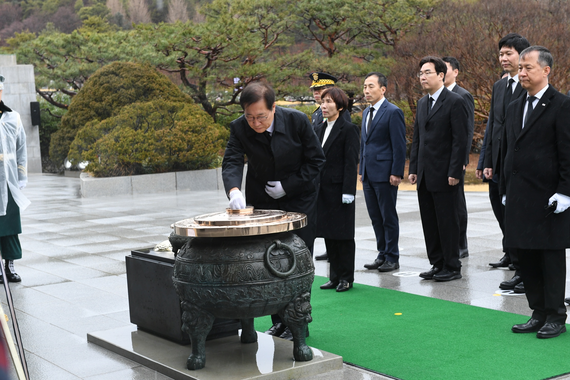 신임 법무부장관 박성재 참배(2024.02.21.) 첨부 이미지