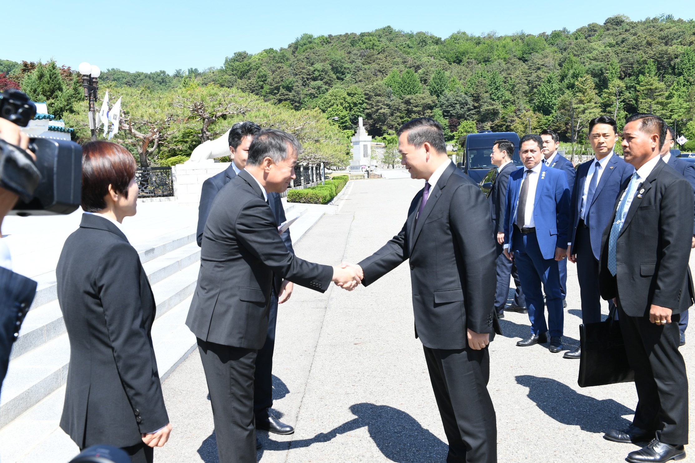 캄보디아 총리 참배(2024.5.16.) 첨부 이미지