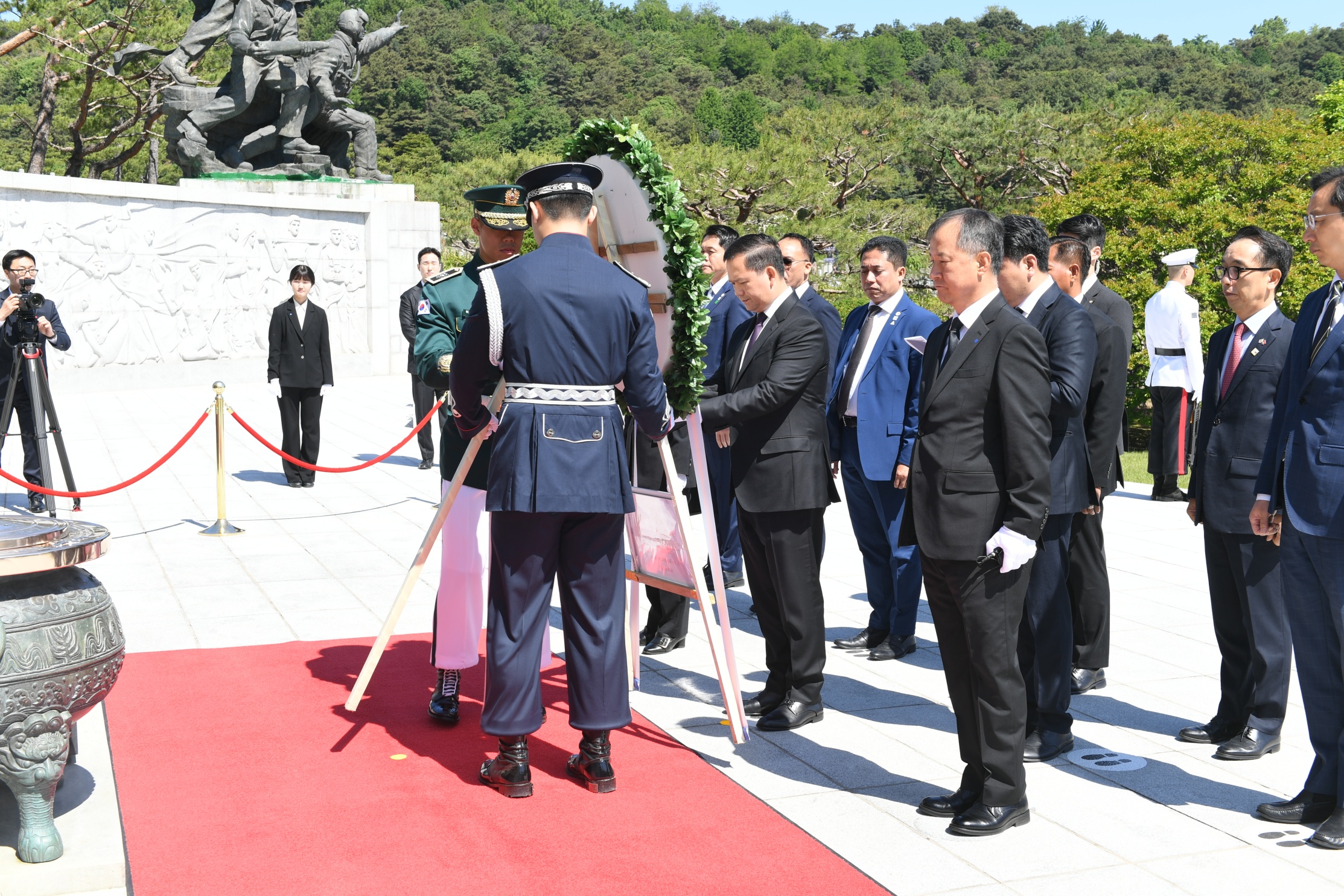 캄보디아 총리 참배(2024.5.16.) 첨부 이미지