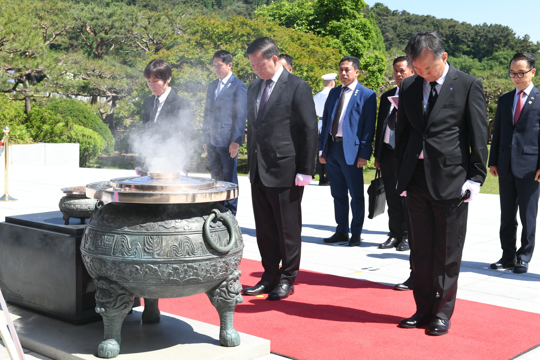 캄보디아 총리 참배(2024.5.16.) 첨부 이미지